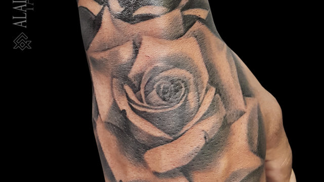 rose-tattoo-noumea-tatouage