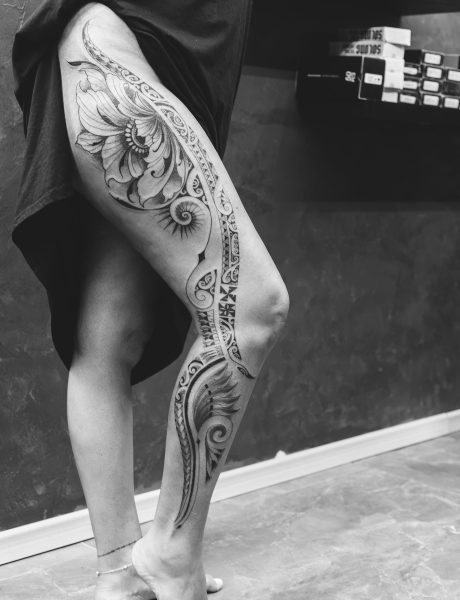 Tatouage polynésien sur la jambe