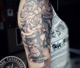Manche florale et sablier en noir et gris
