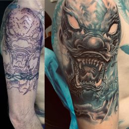 Masque hannya en noir et gris sur le bras, avant et après