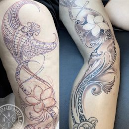 Motif polynésien et frangipaniers en fin trait sur la jambe