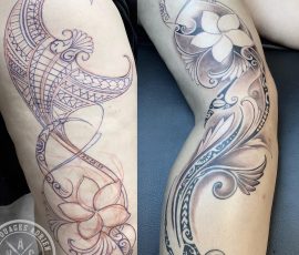 Motif polynésien et frangipaniers en fin trait sur la jambe