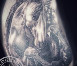 Portrait de cheval en réalisme noir et gris