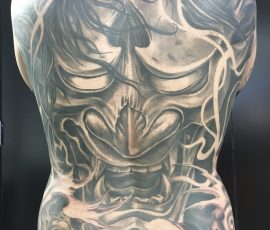 Dos complet, masque japonais en noir et gris