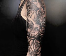 Manche, portrait et fleurs en noir et gris