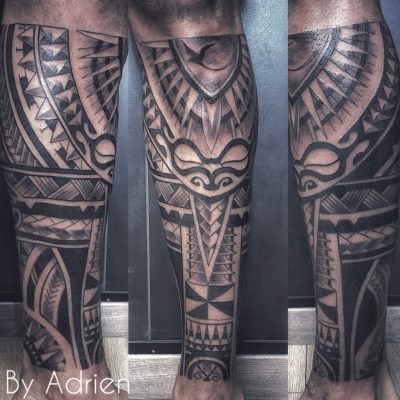 Motif polynésien en noir et gris sur les cuisses